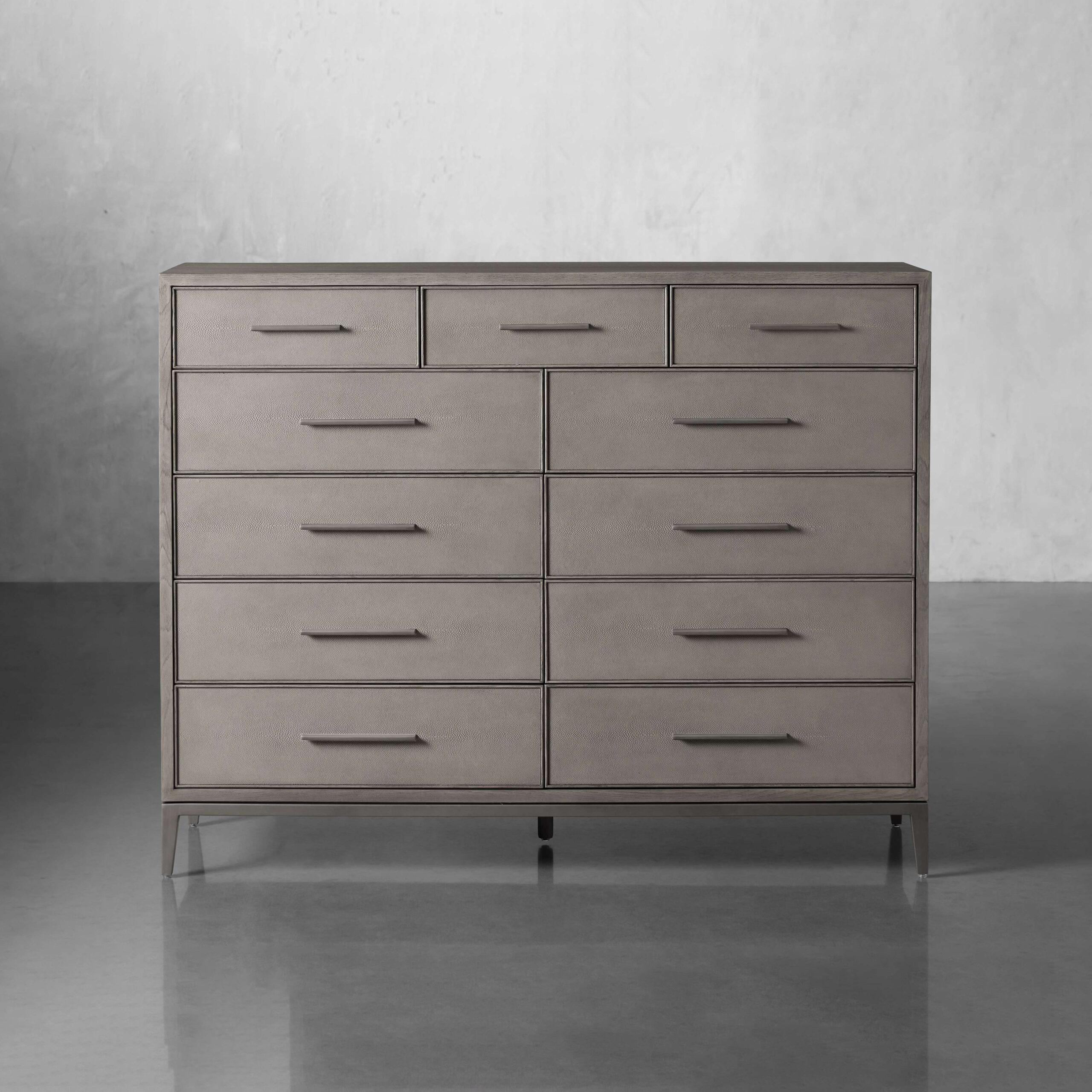 45MALONM11DR_J230302 Malone Eleven Drawer Dresser - Image 1